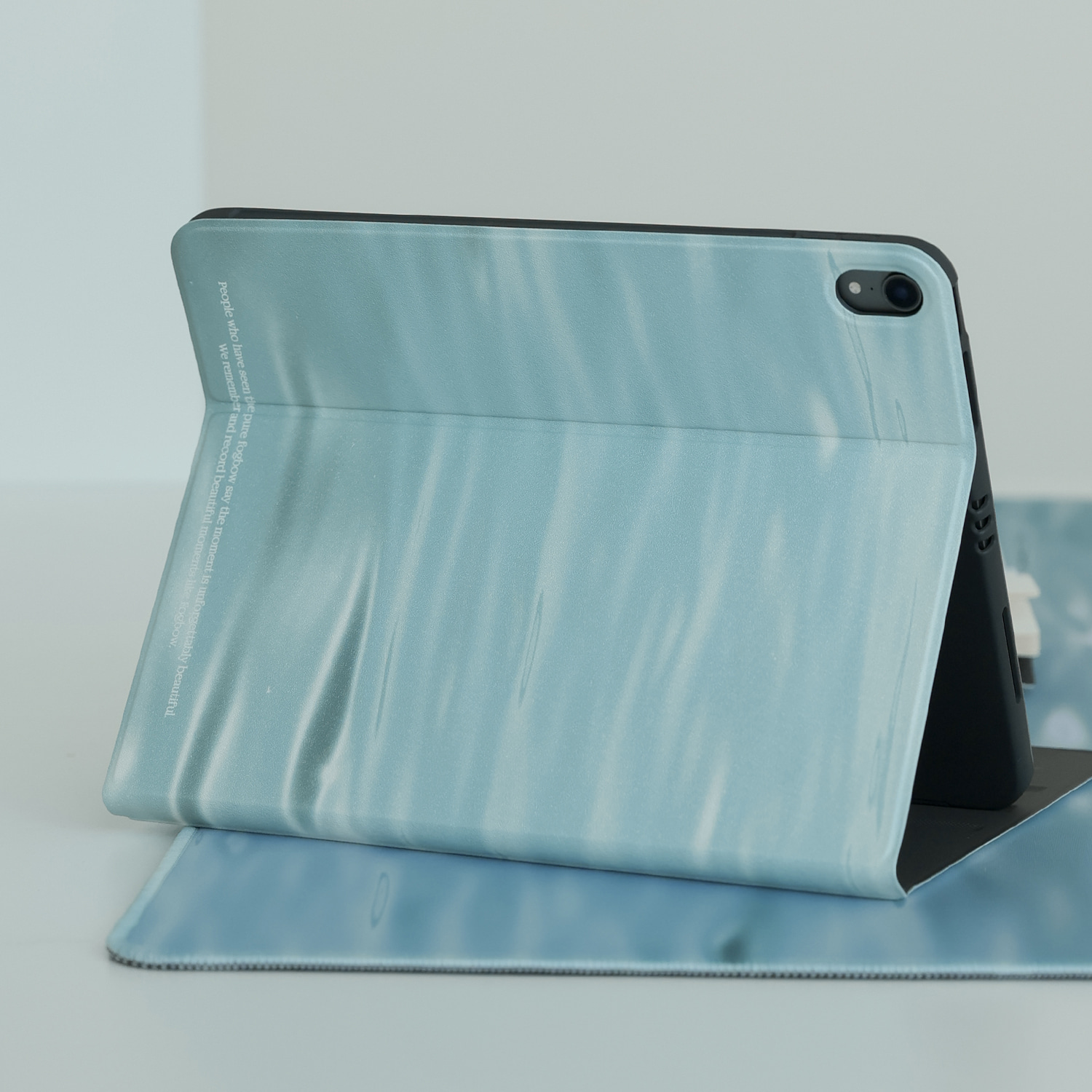 FOGBOWgleaming iPad cover case